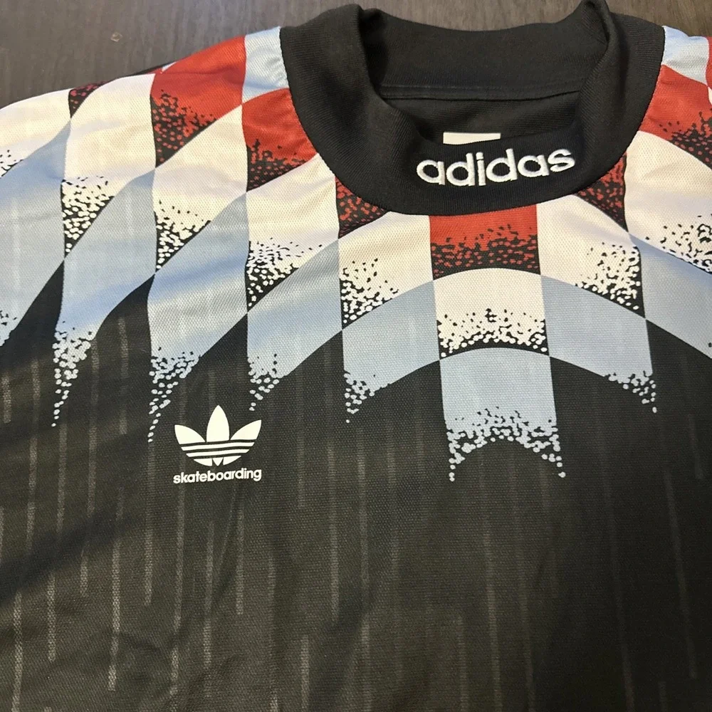 ADIDAS SKATEBOARDING SILVAS JERSEY SHIRT BLACK WHITE BLUE Mens XL